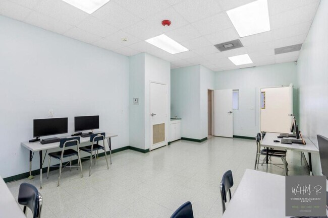 Building Photo - 926 Quincy St