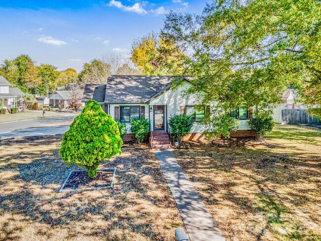 Building Photo - 7605 Bramblewood Dr