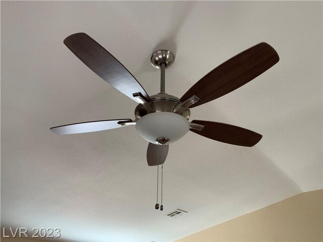 Building Photo - CHARMING SPLIT LEVEL HOME. FEATURING OPEN FAMILY ROOM