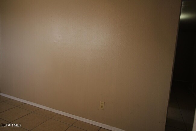 Building Photo - 10711 Ivanhoe Dr