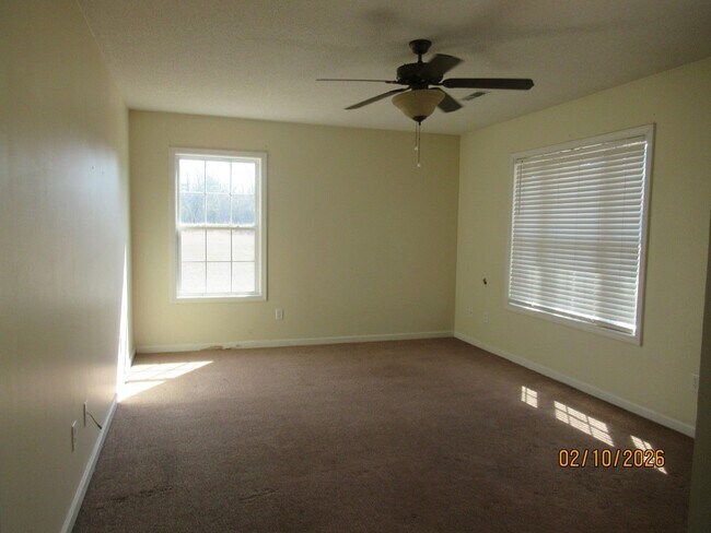 Building Photo - 3 Bedroom, 2 bathroom Brick home-HWY 15 SOUTH