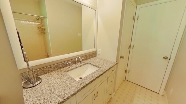 Building Photo - 3314 Jura Dr