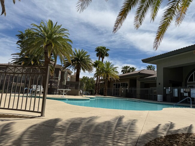 Building Photo - 2BD/2BATH CONDO