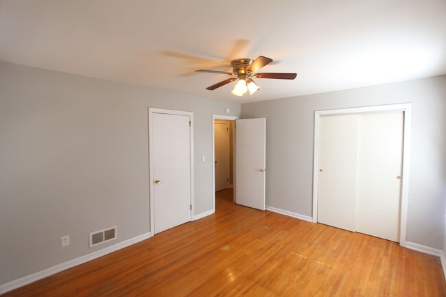 Building Photo - 3 Bedroom, 1 Bath!  New on the Market and ...
