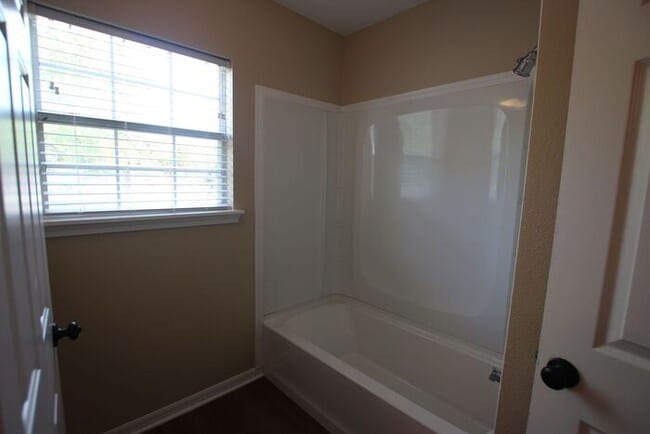Building Photo - Adorable 2 Bedroom 1 Bath Home in West Tyler! Available now!