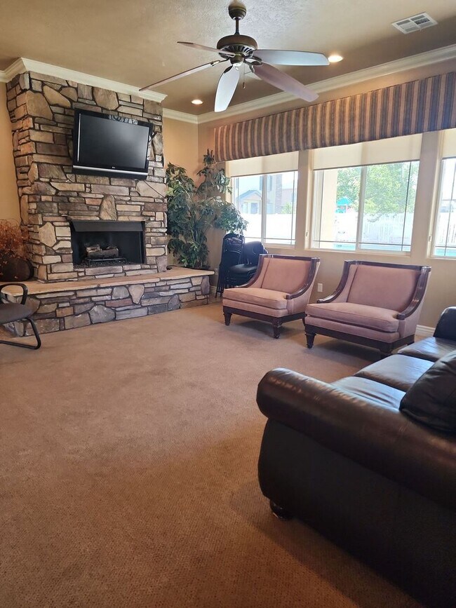 Building Photo - Cedar Crossings Townhome