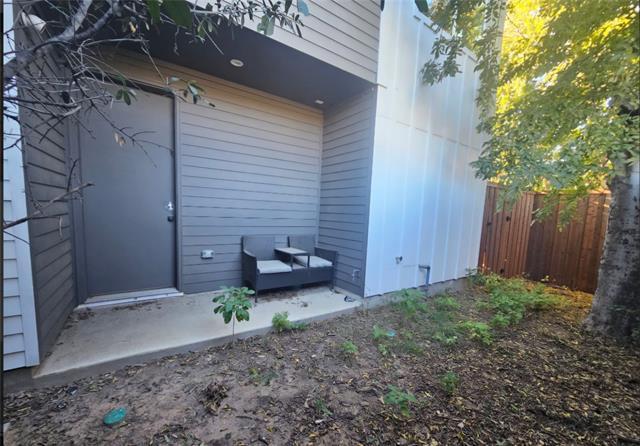 Building Photo - 2143 Mail Ave