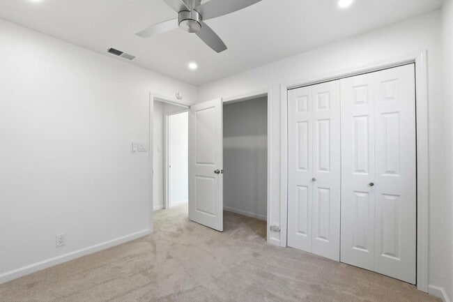 Building Photo - 1861 Nelson Dr