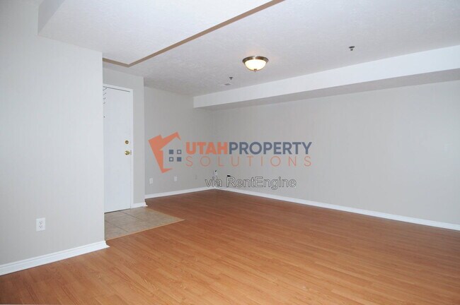 Building Photo - 960 E 100 S