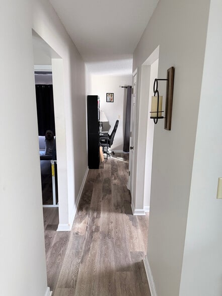 Building Photo - 102 Brandywine Dr NE