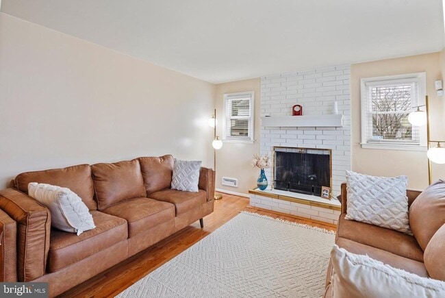 Building Photo - 931 Beaverbank Cir