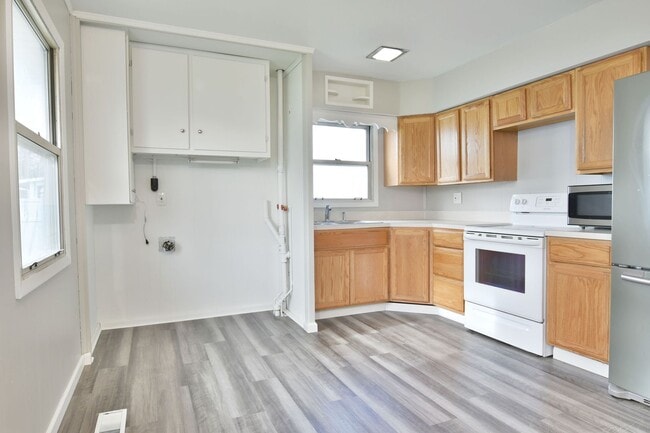 Building Photo - HOUSE for RENT in Champion Twp!