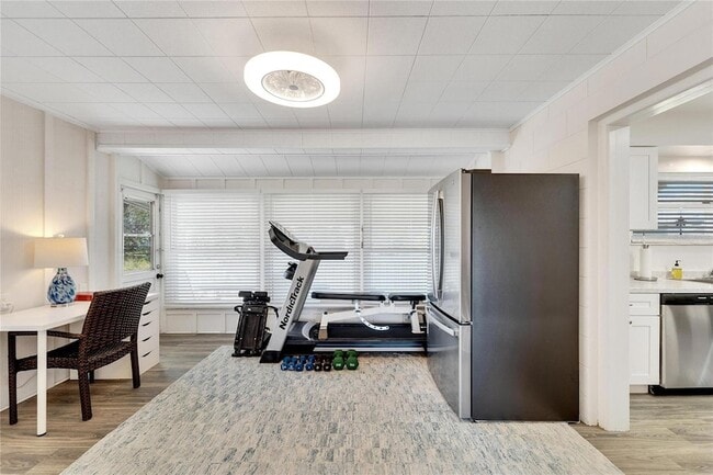 Building Photo - 1216 Hacienda Dr