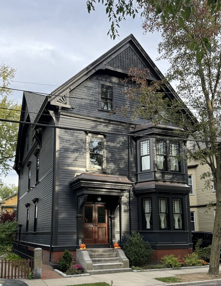Primary Photo - 15 Almy St