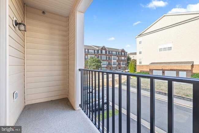 Building Photo - 22717 Settlers Trail Terrace