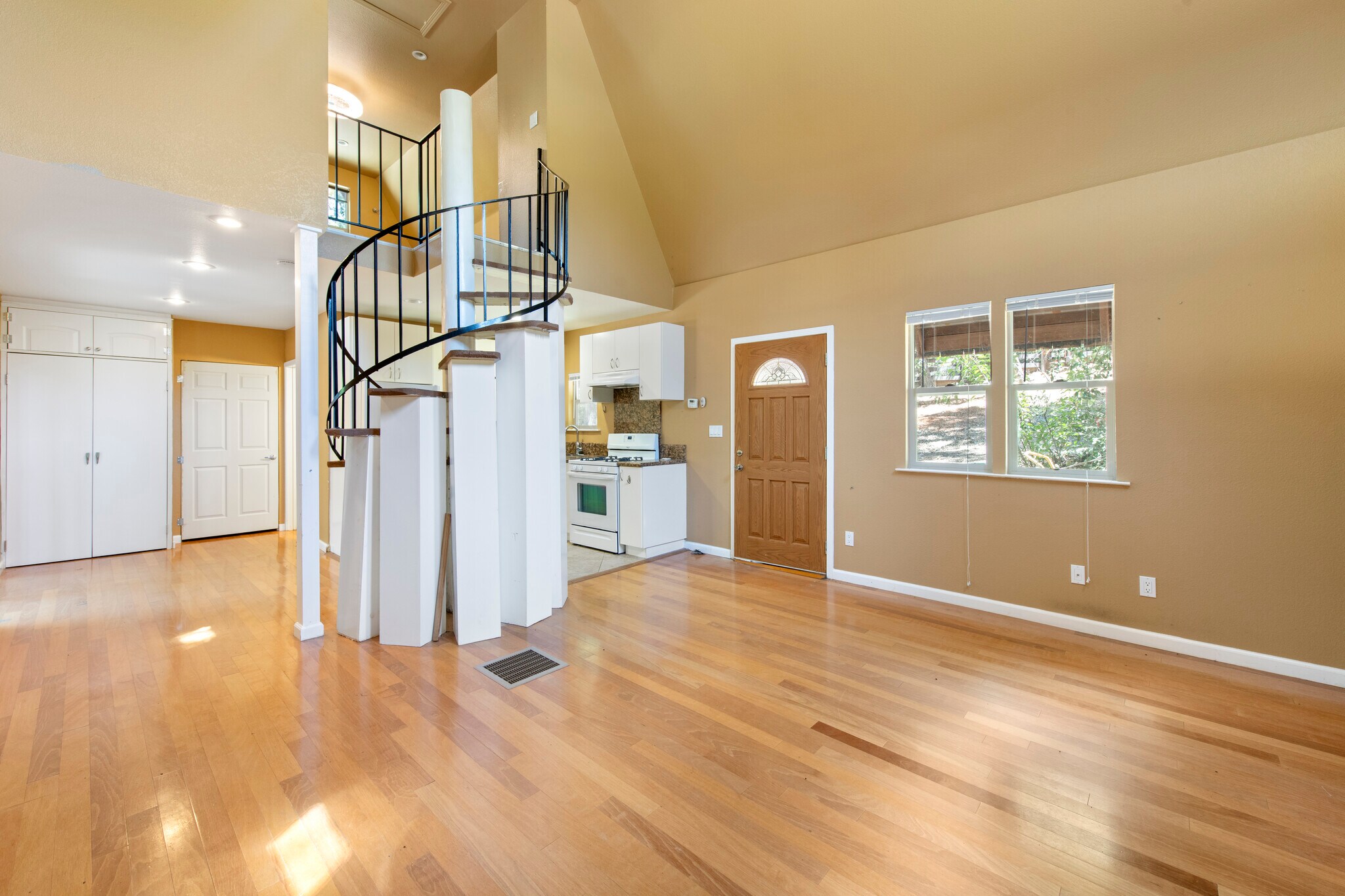 Building Photo - 1200 Mountain Home Rd