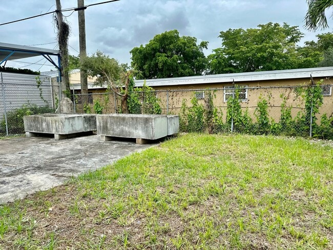 Building Photo - Huge 3 Bed House For Rent