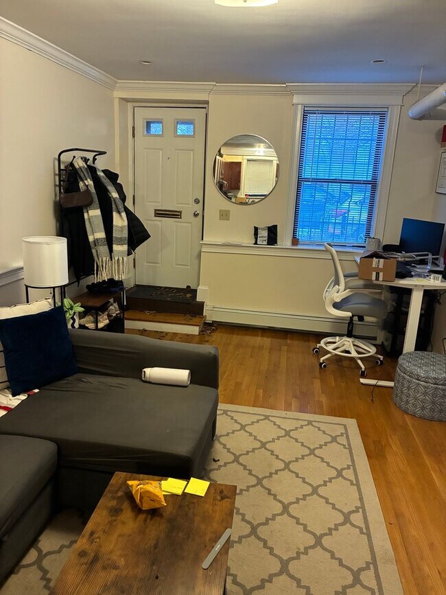 Building Photo - Bright 1 Bedroom in Allston • Amazing Price • Available 2/1/2026