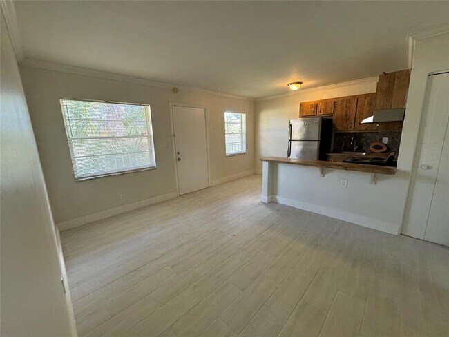 Building Photo - 5162 NE 6th Ave