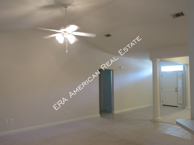 Building Photo - Beautiful Destin Home!