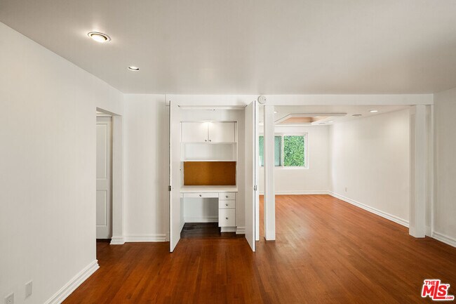 Building Photo - 129 Alta Ave