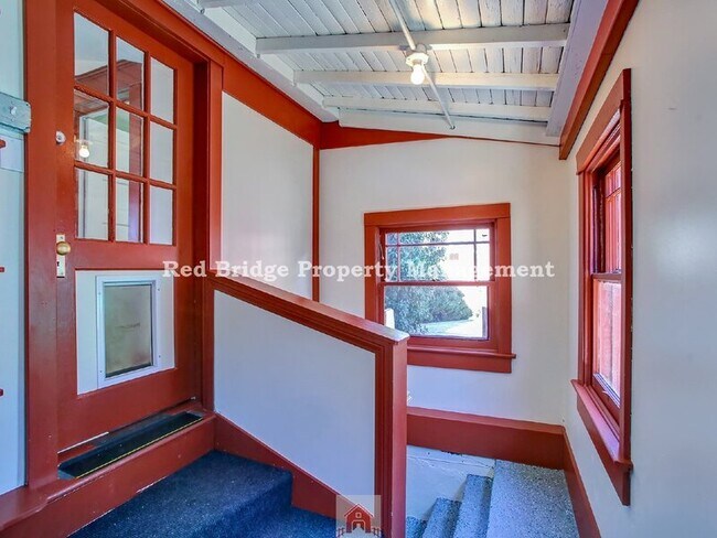 Building Photo - 5022 NE 23rd Ave
