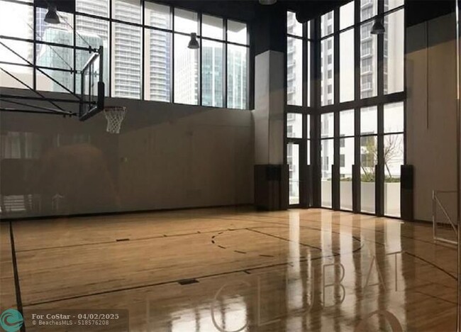 Building Photo - 1010 Brickell Ave