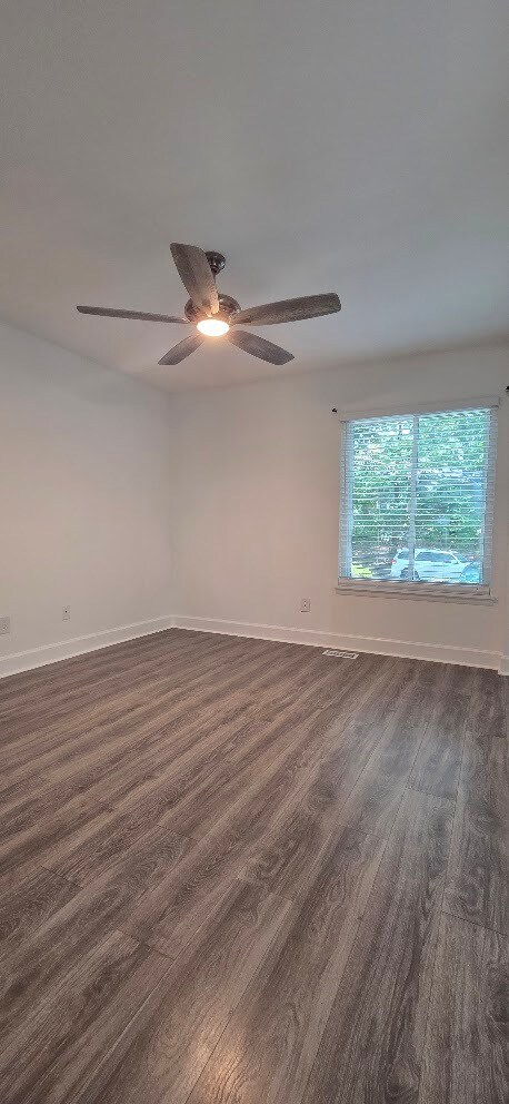 Building Photo - 5703 Willowbrook Dr
