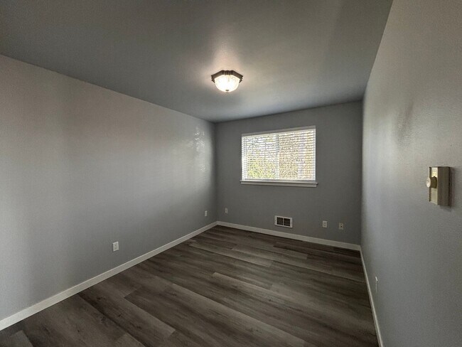 Building Photo - 2620 10th St