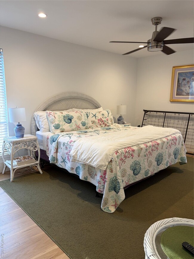 Building Photo - 40 Bonac Woods Ln