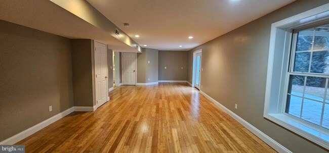 Building Photo - 123 Van Gogh Terrace