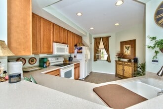 Building Photo - BEAUTIFUL PELICAN LANDING HOME