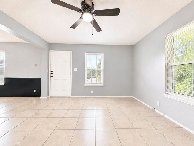 Building Photo - 4614 Gurley Ave