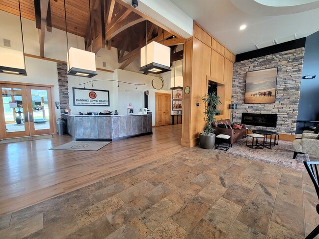 Building Photo - 8109 Hollygrape Ln