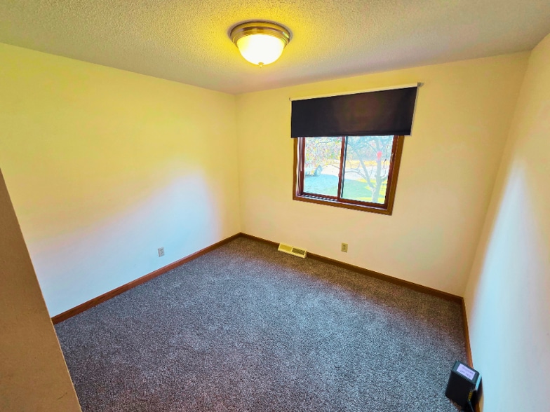 Building Photo - 510 M-35