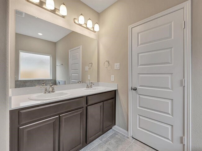 Building Photo - 13119 Everpine Trl