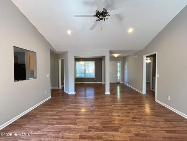 Building Photo - 205 Woodgreen Ln