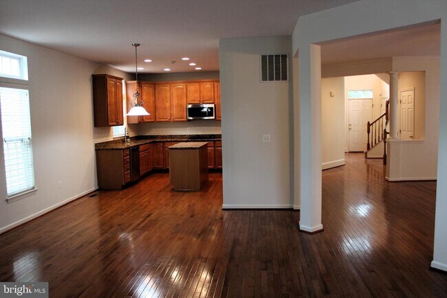 Building Photo - 7967 Almeda Ct