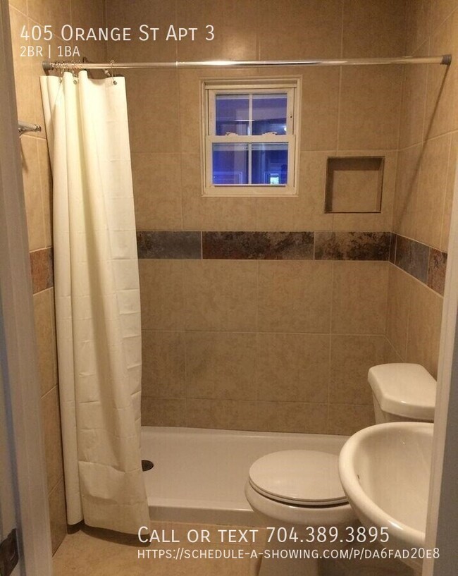 Building Photo - Apartment for rent. Close to Randolph and ...