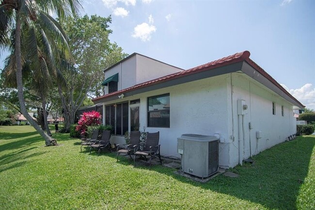 Building Photo - 369 NW 36th Ave