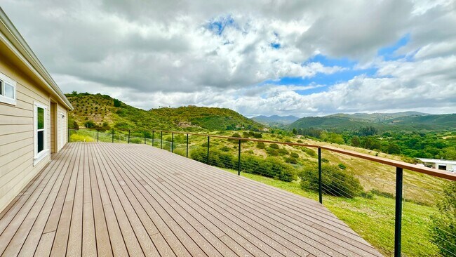 Building Photo - Stunning Single-Story with Spacious Deck, Panoramic Views, on Gated/Fenced Property!