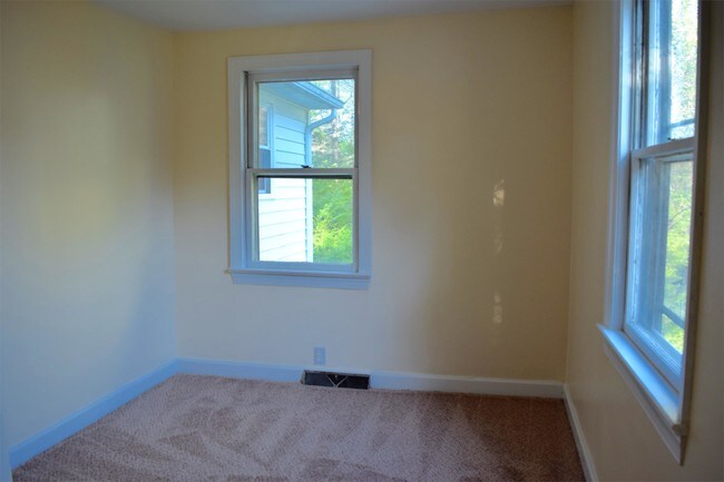 Building Photo - 505 Pocahontas St