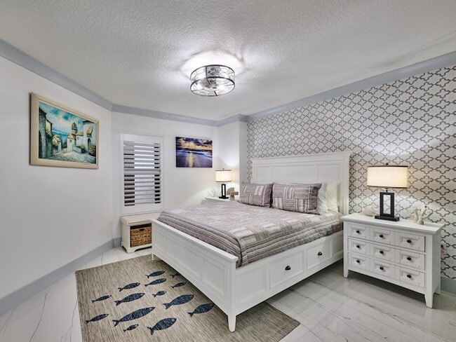 Building Photo - 5051 N Hwy A1A