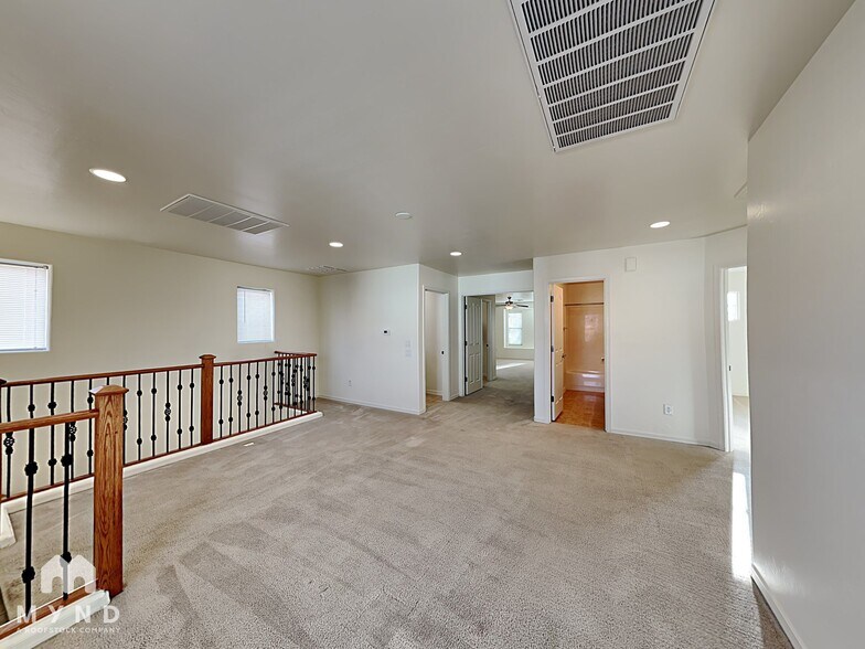 Building Photo - 7056 S GREENEYES Ln