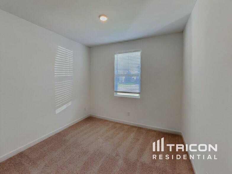 Building Photo - 281 Subban Ct
