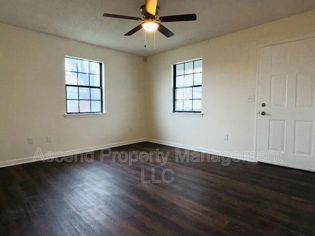 Building Photo - 807 Arlington Ave