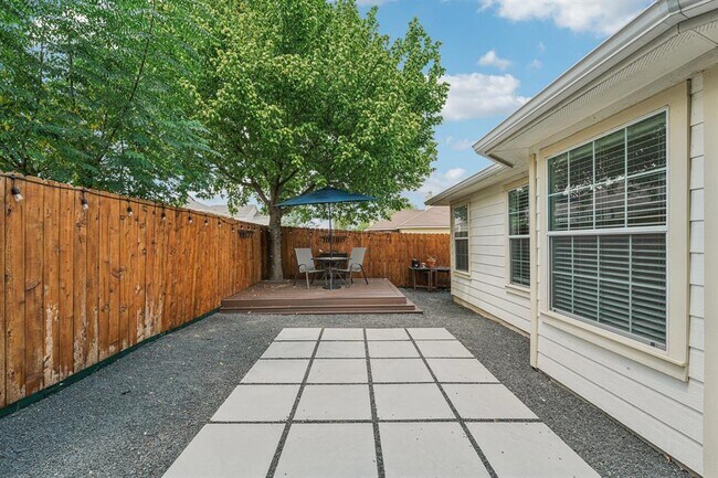 Building Photo - 7825 Tee Dr