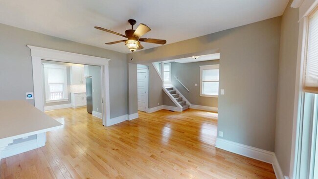 Building Photo - 5 BEDROOMS + 2.5 BATHROOMS + 3 FREE OFF-STREET Parking Spaces SINGLE FAMILY HOUSE!  Available Aug...