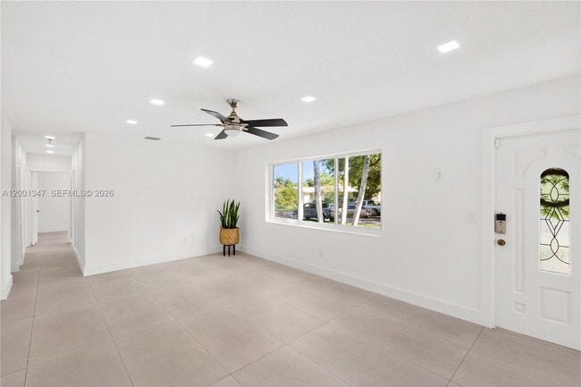 Building Photo - 6605 SW 61st St