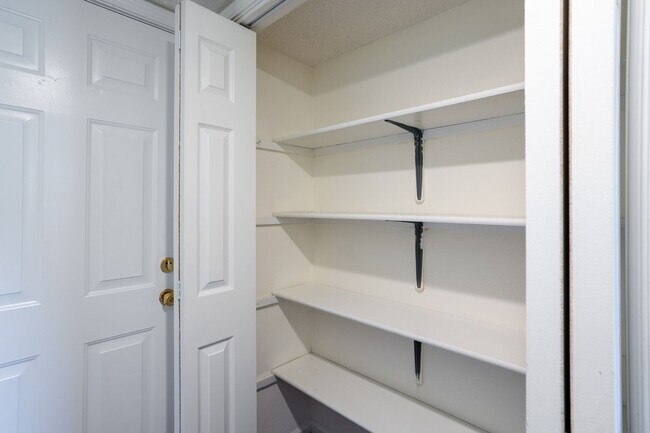 Building Photo - 4401-4403 Cheryl Ct.